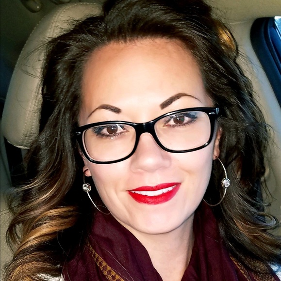 Meet your Posher, Kuia - Picture 1 of 1